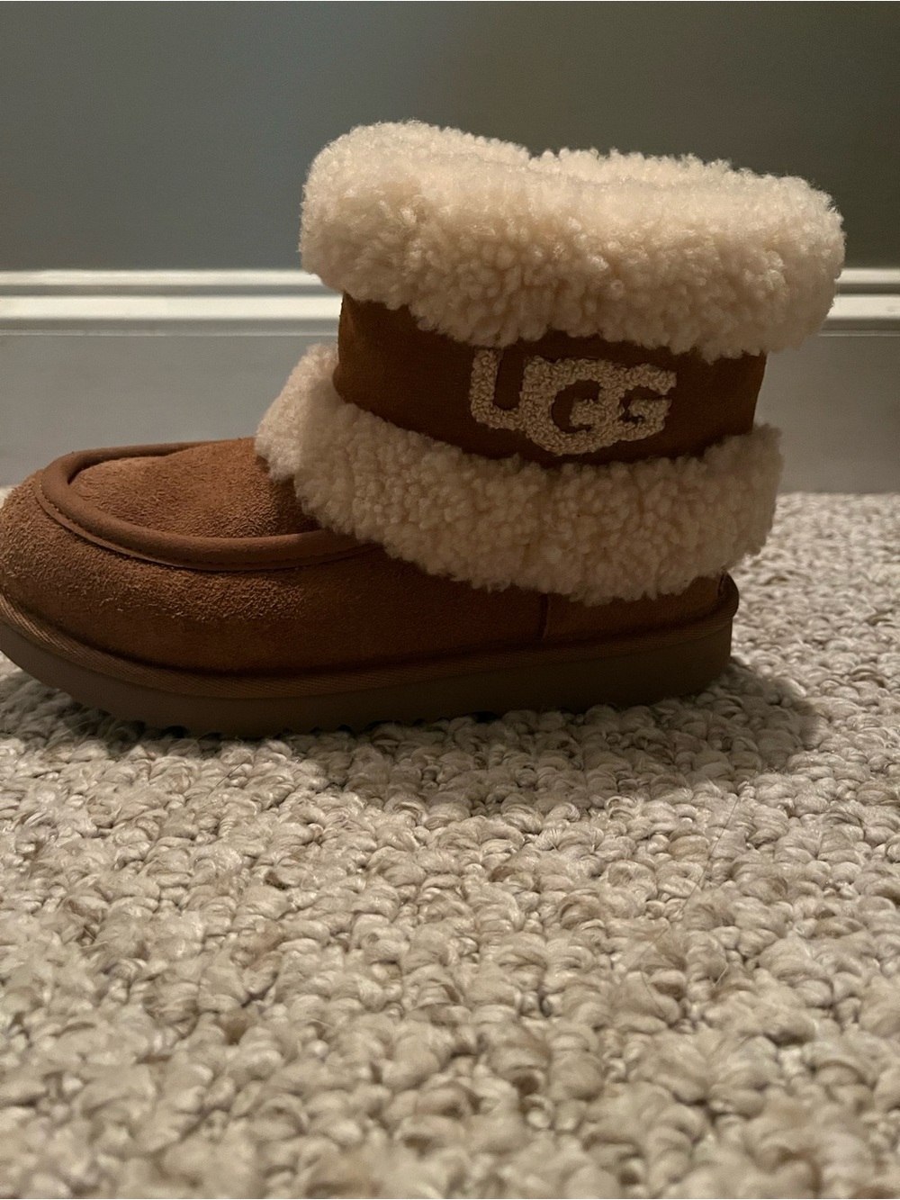 UGG Kids Chestnut Sheepskin Cuff Boot sz2